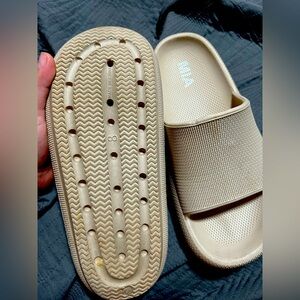 Mia Sandals